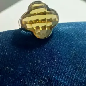 Anillo Plata dorada como oro Ley 925 Diseño Trébol